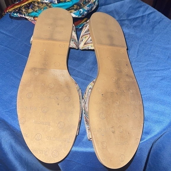 Restricted for Francesca Slip On Peep Toe Sandals - Picture 5 of 8